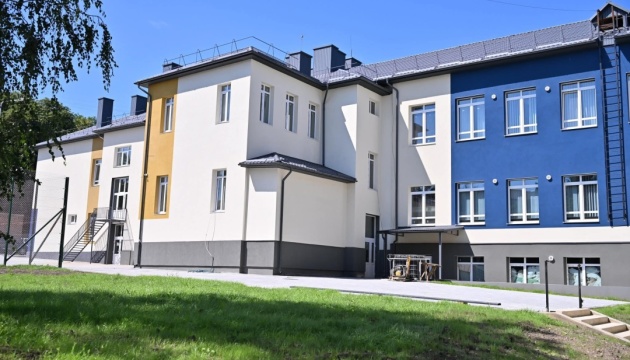 У Чернівцях завершено реконструкцію гімназії за кошти ЄІБ