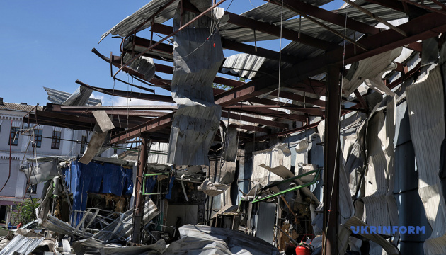 Наслідки атаки дронів по Одесі: пошкоджені 25 будинків, дві школи та палац дитячої творчості