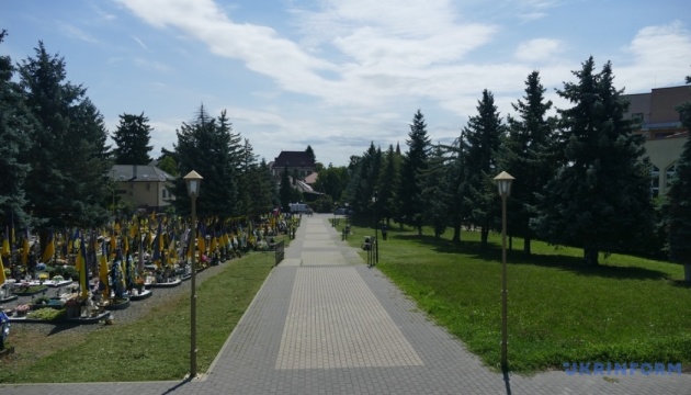 В Ужгороді депутати схвалили розширення алеї на Пагорбі Слави для поховання загиблих воїнів В Ужгороді депутати схвалили розширення алеї на Пагорбі Слави для поховання загиблих воїнів