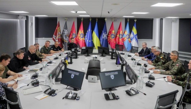 Шмигаль і голова Військового комітету ЄС обговорили зміцнення оборонних спроможностей України Шмигаль і голова Військового комітету ЄС обговорили зміцнення оборонних спроможностей України