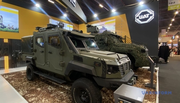 Україна представила на IDEF 2025 у Стамбулі броньовані авто «Гюрза-2» і «Тиса»