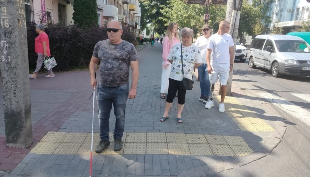 У Вінниці до обстеження безбар’єрного маршруту долучають ветеранів У Вінниці до обстеження безбар’єрного маршруту долучають ветеранів