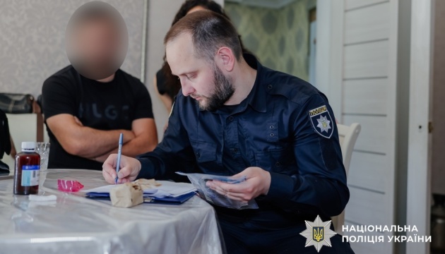 Втеча з країни за $17 тисяч: поліція перекрила канал незаконного виїзду чоловіків Втеча з країни за $17 тисяч: поліція перекрила канал незаконного виїзду чоловіків