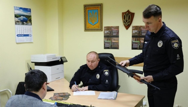 У поліції розповіли, скільки в Києві вже задекларували вогнепальної зброї У поліції розповіли, скільки в Києві вже задекларували вогнепальної зброї