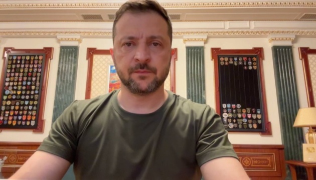 Зеленський подав у Раду законопроєкт, щоб зробити «Хрест бойових заслуг» однією з найвагоміших нагород Зеленський подав у Раду законопроєкт, щоб зробити «Хрест бойових заслуг» однією з найвагоміших нагород