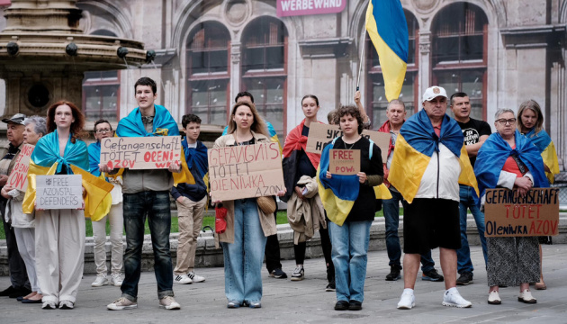 У Відні вшанували пам’ять загиблих під час теракту в Оленівці У Відні вшанували пам’ять загиблих під час теракту в Оленівці