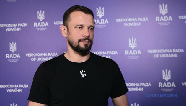 У Раді пропонують розробити нові норми для шкільних підручників У Раді пропонують розробити нові норми для шкільних підручників