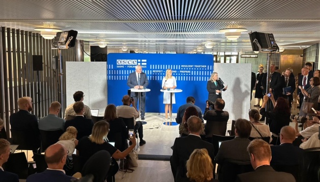 Le chef de la diplomatie ukrainienne réaffirme l’engagement de l’Ukraine dans la lutte contre la corruption lors d’un échange avec son homologue finlandaise