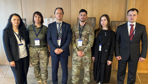 Звільнені українські військовополонені розповіли на «Гельсінкі+50» про тортури в РФ Звільнені українські військовополонені розповіли на «Гельсінкі+50» про тортури в РФ