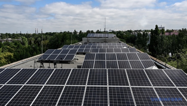 Уряд спростив механізм отримання кредитів для встановлення сонячних та вітрових електростанцій вдома