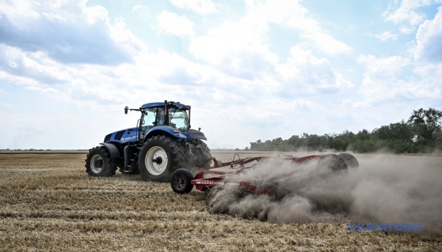 Українські аграрії зібрали понад 27 мільйонів тонн зернових