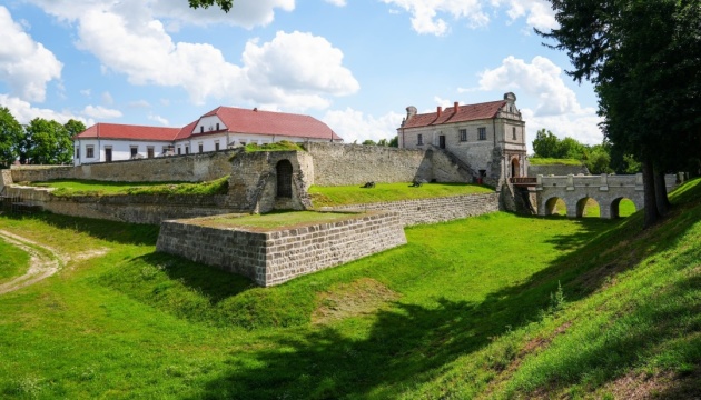 Інклюзивність у культурі: Національний заповідник «Замки Тернопілля» презентує 11 пам'яток краю Інклюзивність у культурі: Національний заповідник «Замки Тернопілля» презентує 11 пам'яток краю