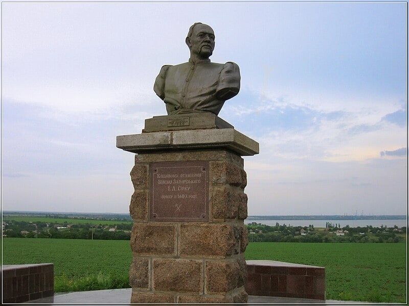 Могила Івана Сірка в Капулівці. Фото: Wikipedia