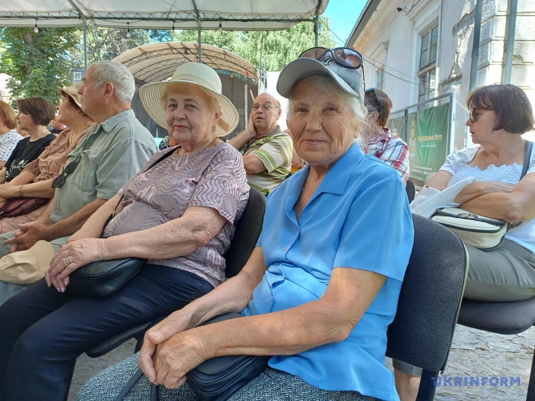 Марія Миколаївна та Клавдія Миколаївна