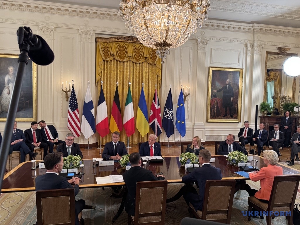 У Білому домі почалася розширена зустріч по Україні за участі європейських лідерів