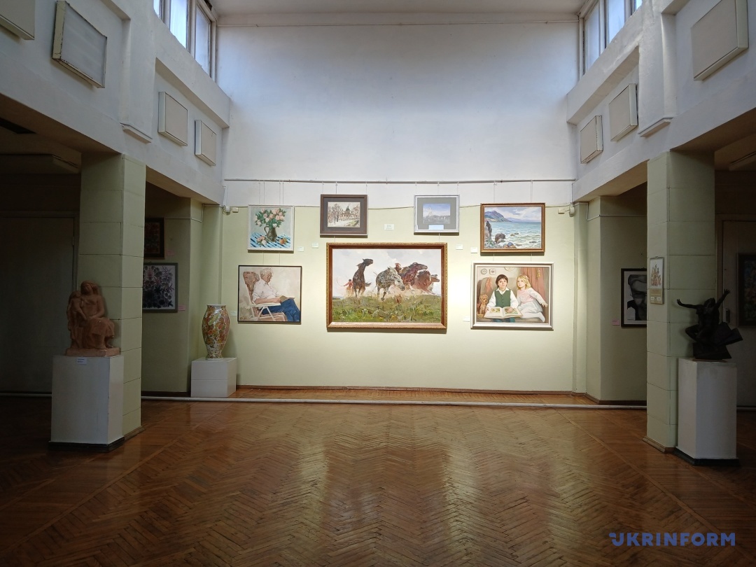 Виставка «Діалог поколінь»