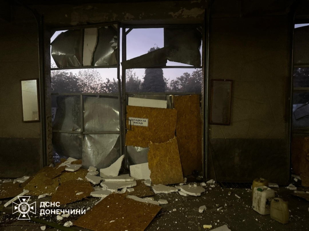 Росіяни завдали удару по пожежній частині в Костянтинівці