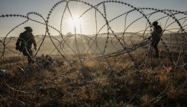 Найбільшим каменем спотикання є ідея демілітаризованої зони за участі Росії, яку експерти одностайно відкидають як політичний нонсенс і військову утопію