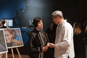 У Києві відкрилася фотовиставка, приурочена до третіх роковин теракту в Оленівці