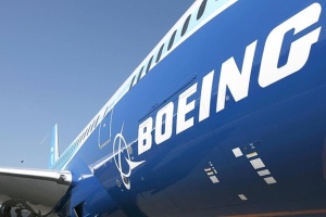 Тисячі працівників оборонного підрозділу Boeing у США оголосили страйк вперше за 30 років