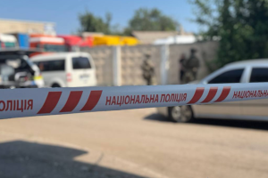 У Черкасах чоловік влаштував стрілянину у закладі харчування