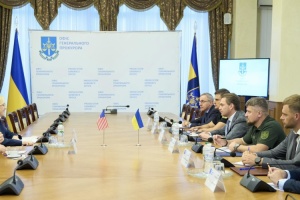 Кравченко обговорив з американськими дипломатами притягнення РФ до відповідальності за воєнні злочини