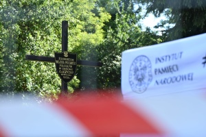 Україна та Польща почали підготовку до пошуку жертв Волинської трагедії в селі Угли на Рівненщині