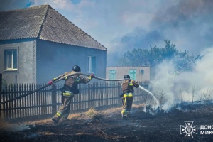 Росіяни атакували Куцурубську громаду на Миколаївщині, виникли пожежі