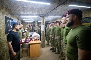 Президент відзначив воїнів 80-ї десантно-штурмової бригади
