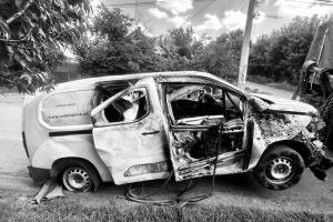 Дрони РФ атакували автомобілі Укрпошти на Донеччині та Херсонщині, є загибла та поранений