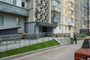 У Вінниці в будинку ветерана встановили безбар’єрний двосторонній ліфт