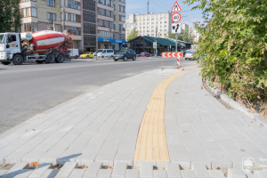 У Тернополі облаштовують безбар’єрний тротуар на вулиці Торговиці