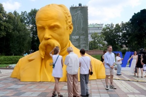 Авіаудар по базі відпочинку, прощання з Рощиною та інтерактивний Шевченко 