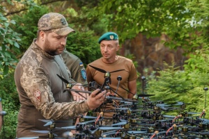 Вінницька громада передала двом бригадам ЗСУ ще 300 FPV-дронів