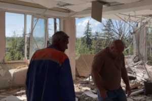Gas workers in Kostiantynivka keep working despite constant danger — office destroyed, explosions heard every minute