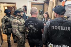 Масштабна спецоперація: поліція проводить150 обшуків для перекриття каналів для «ухилянтів»