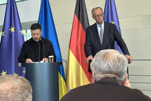 Зеленський: Сподіваюся, що головною темою зустрічі на Алясці буде припинення вогню