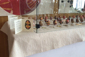У Чернівцях відкрили виставку відтворених писанок етнічних греків Маріуполя