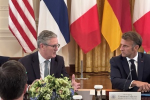 Starmer at White House expresses hope for real progress on security guarantees for Ukraine
