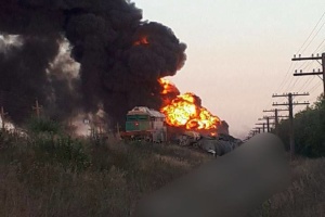 Ukrainian forces destroy Russian train carrying fuel in occupied part of Zaporizhzhia region
