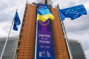 Ukrainian flag raised in front of European Commission headquarters in Brussels