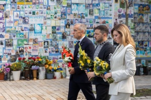 President Zelensky, First Lady, PM Carney honor fallen soldiers in Kyiv