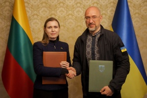 Ukrainian and Lithuanian Defense Ministers sign letter of intent on joint defense production