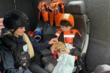 La situation humanitaire à Kherson se dégrade après des frappes russes sur un pont vital : plus de 400 civils ont déjà fui leur domicile