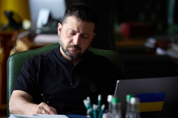 ゼレンシキー宇大統領、マクロン仏大統領とトランプ米大統領との電話会談につき協議