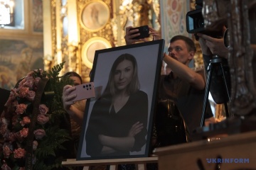 In russischer Haft ermordete Journalistin Roschtschyna in Kyjiw  beigesetzt   