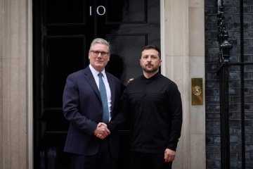 ゼレンシキー宇大統領、スターマー英首相とアラスカ米露首脳会談と安全の保証につき協議