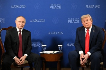 FT : Trump est furieux du « cours d'histoire » de Poutine et prêt à quitter la réunion en Alaska