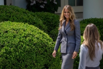 Melania Trump a exhorté le président russe à « redonner leur rire aux enfants »