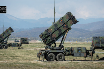 Niederlande verlegen 300 Soldaten und zwei Patriot-Luftabwehrsysteme nach Polen zur Sicherung der Nachschublinien in die Ukraine 